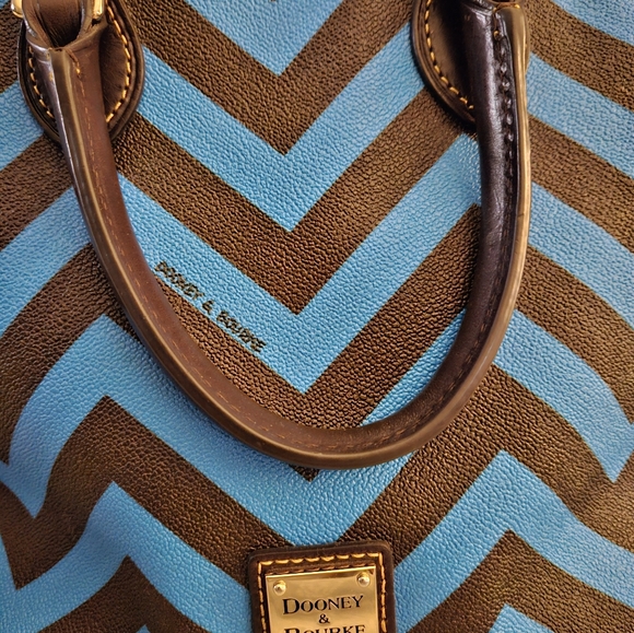 Beautiful Chevron blue and black Dooney and Burke dome shape shachel. - Picture 12 of 13